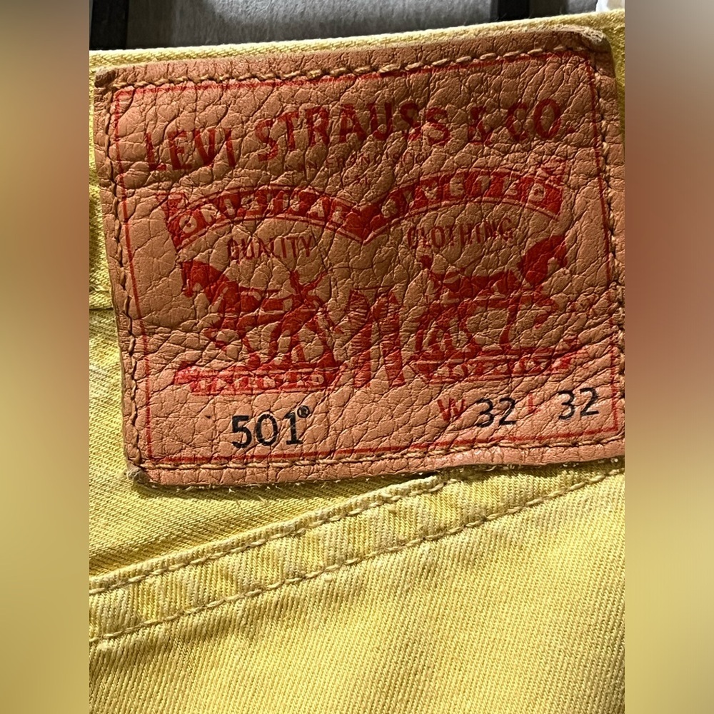 Levi's 501 5 pockets Pale Yellow Denim Jeans with Red Logo Tab MENS Size 32/32 - Picture 6 of 9